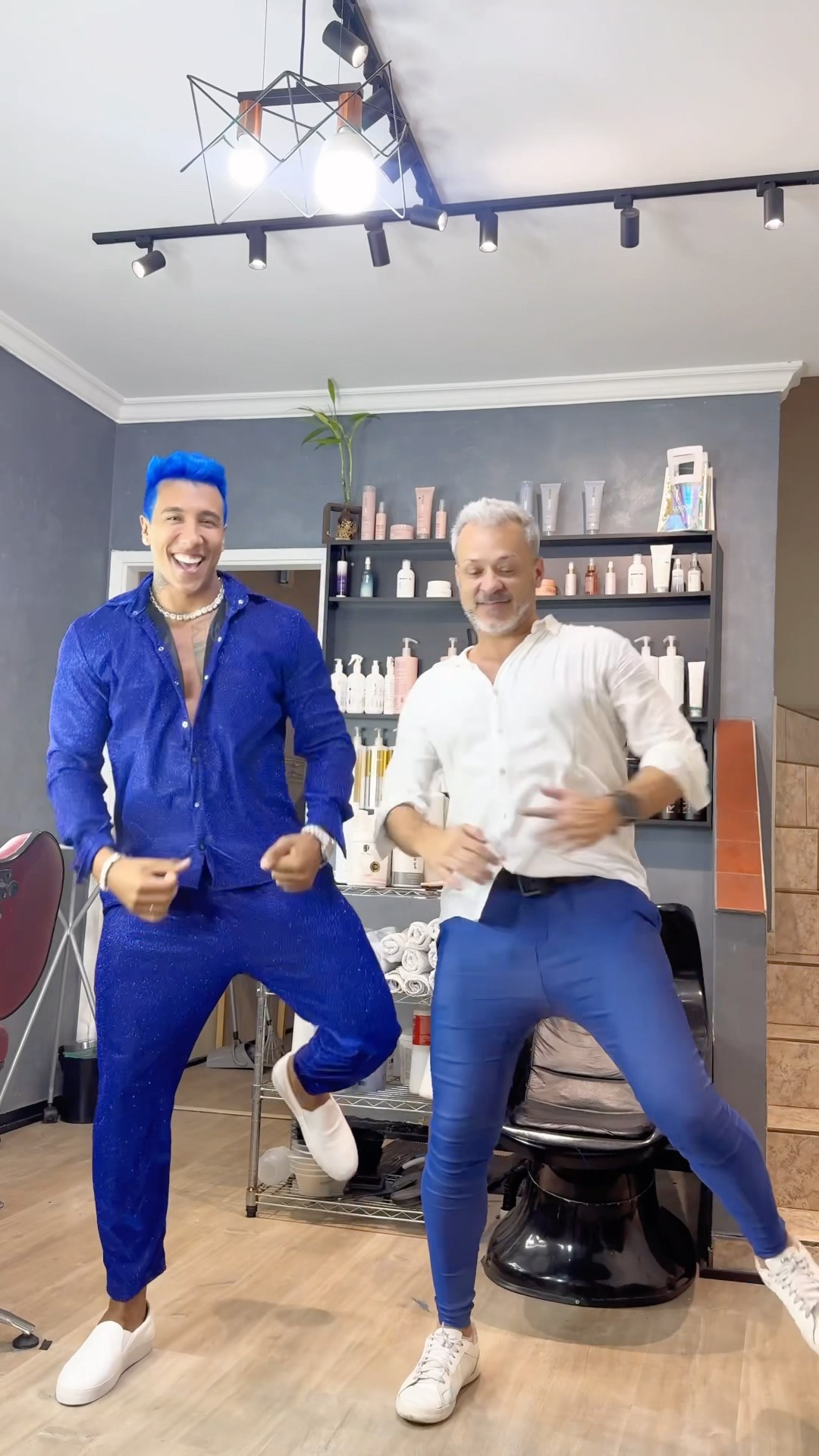 Só eu que amo o AZUL?✨?@wellmakehair #dancer #transition #outfit #blue #apollosant